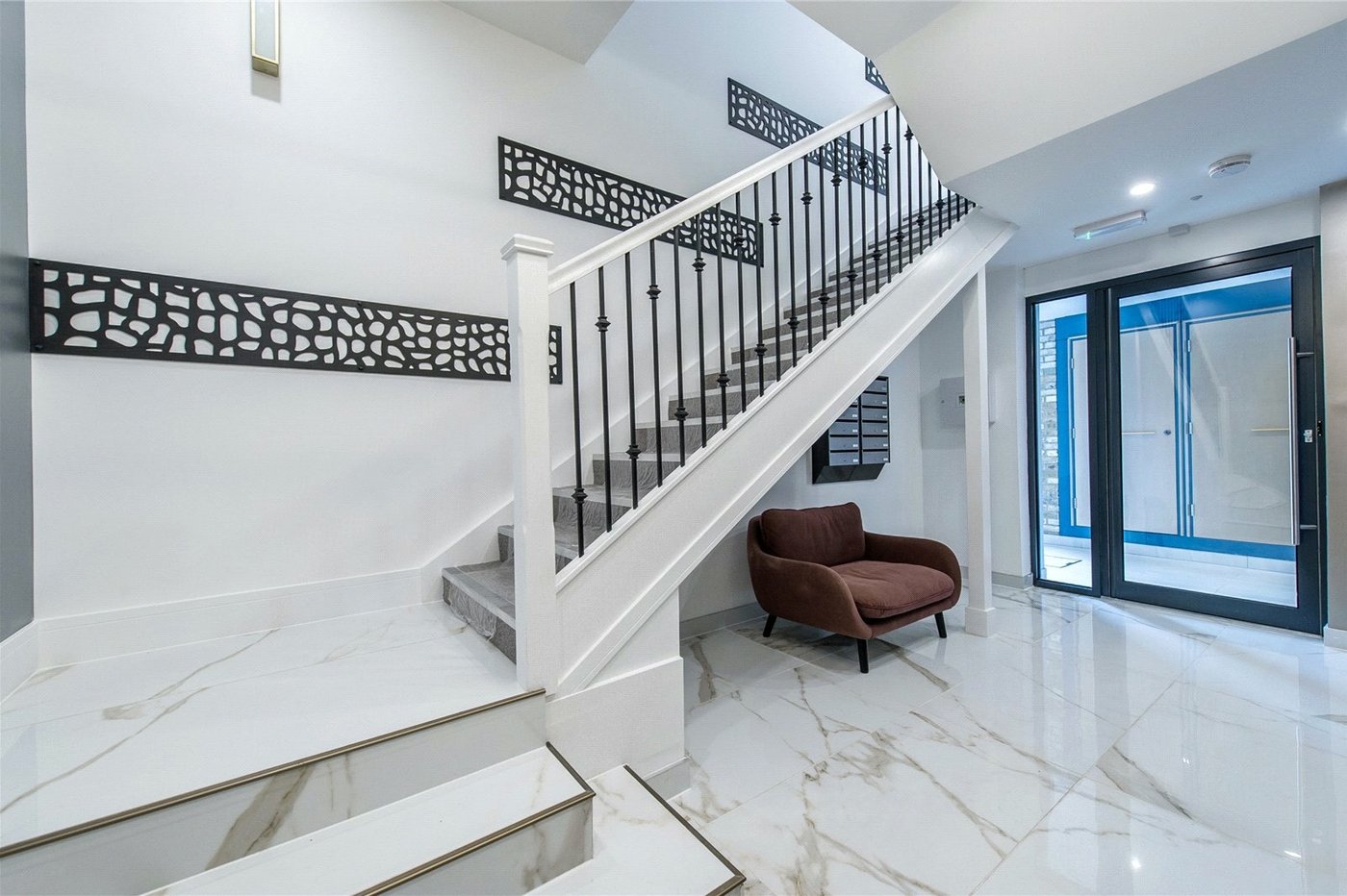2 bedroom property for sale in London | Robinson Jackson