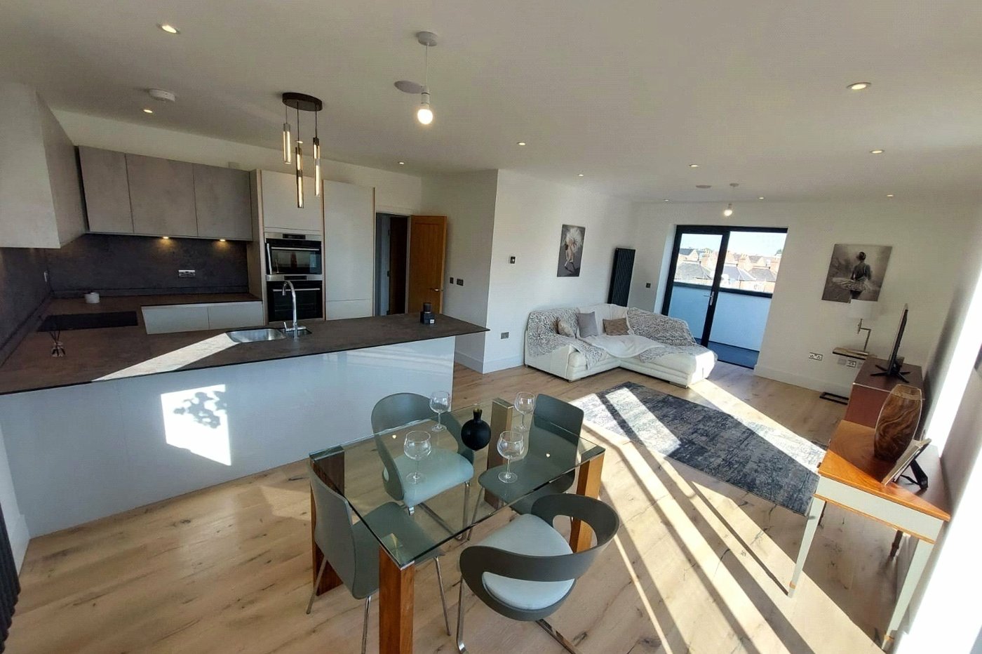 2 bedroom property for sale in London | Robinson Jackson