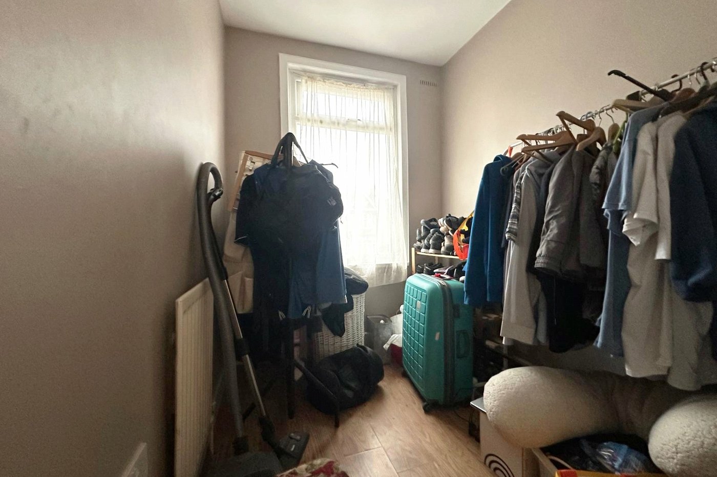 3 bedroom house for sale in London | Robinson Jackson