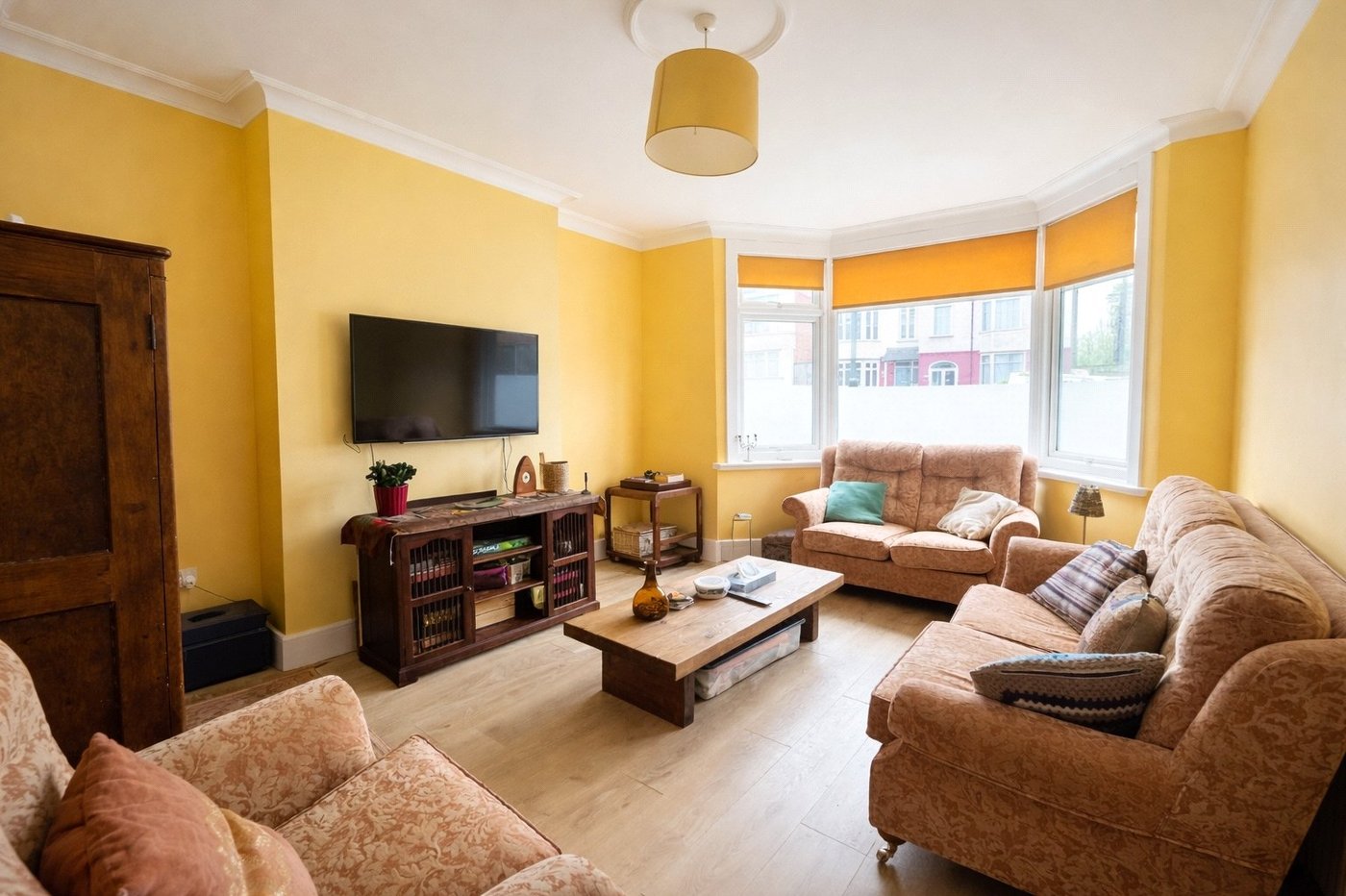 3 bedroom house for sale in London | Robinson Jackson