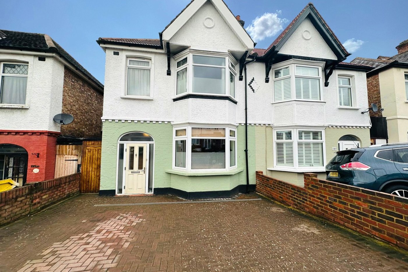 3 bedroom house for sale in London | Robinson Jackson