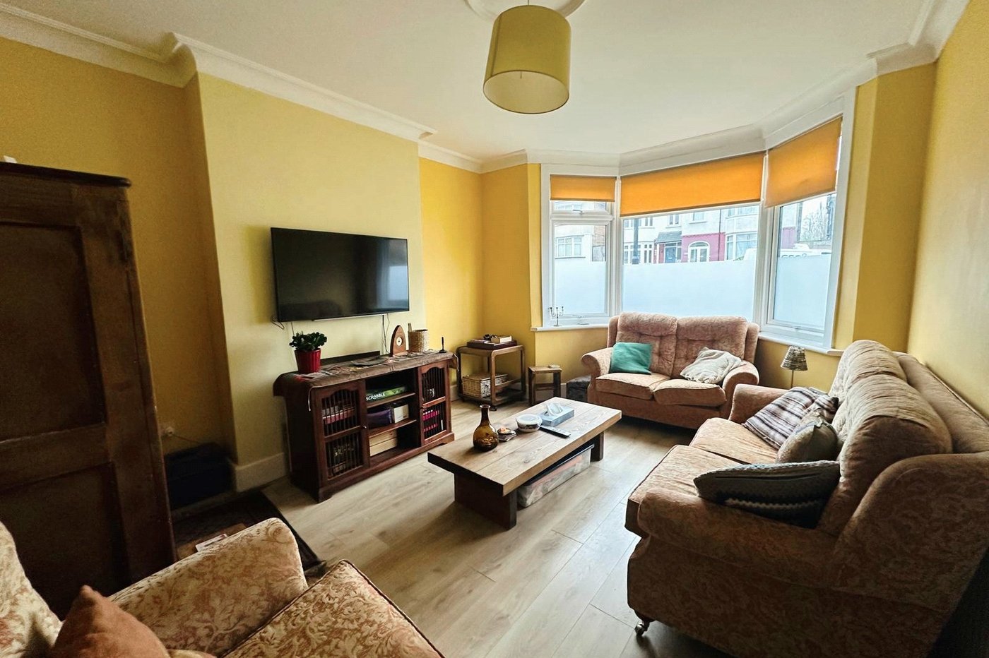 3 bedroom house for sale in London | Robinson Jackson