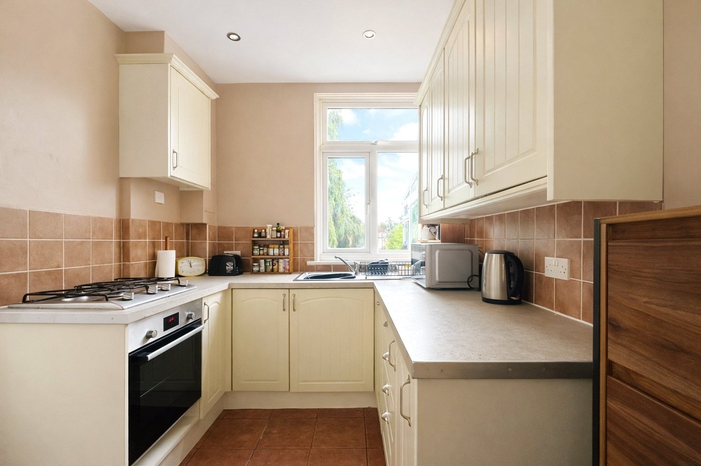 3 bedroom house for sale in London | Robinson Jackson