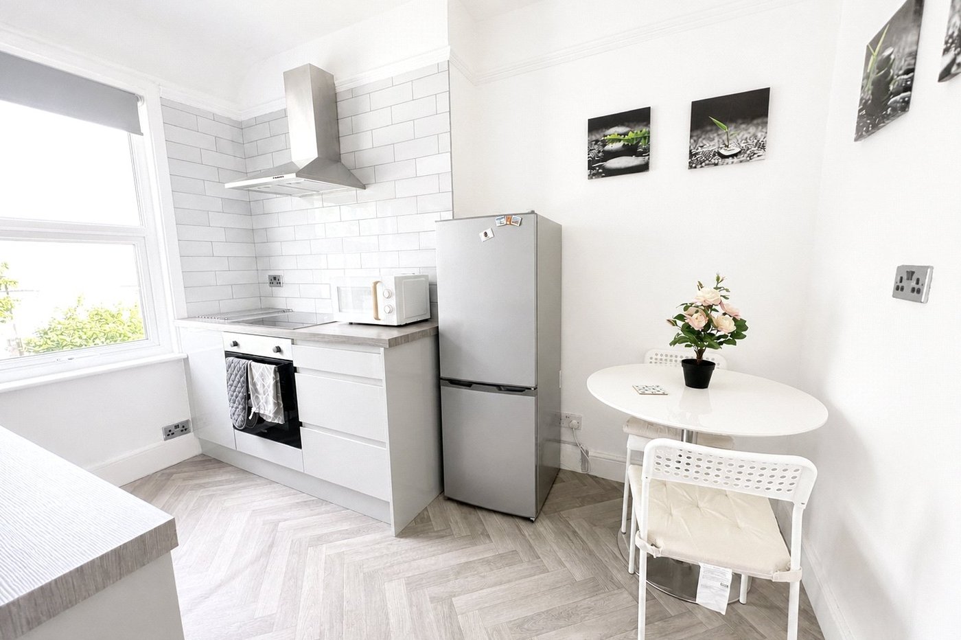 2 bedroom property for sale in London | Robinson Jackson