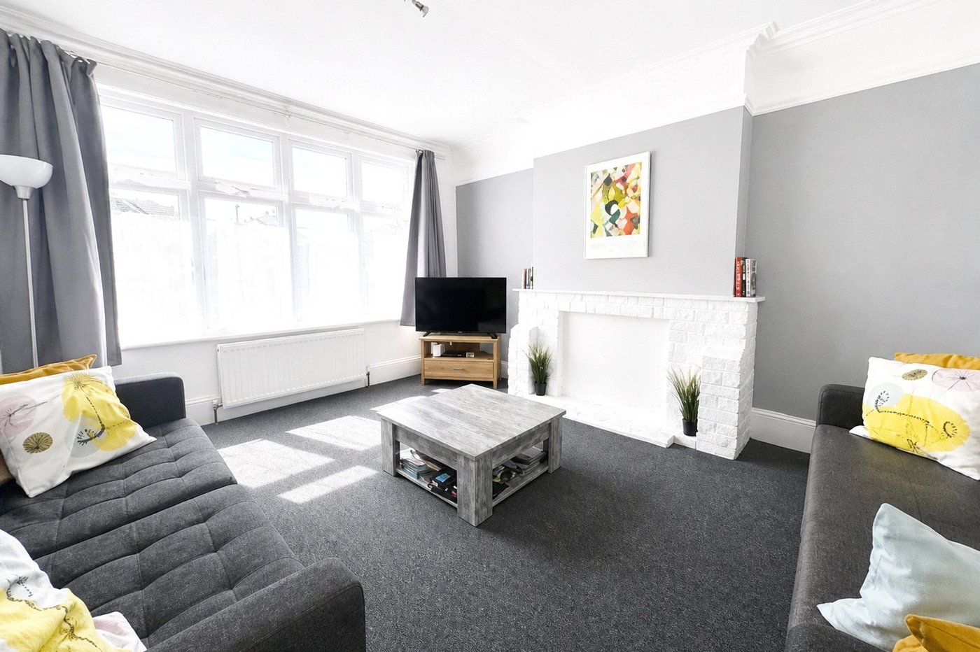 2 bedroom property for sale in London | Robinson Jackson