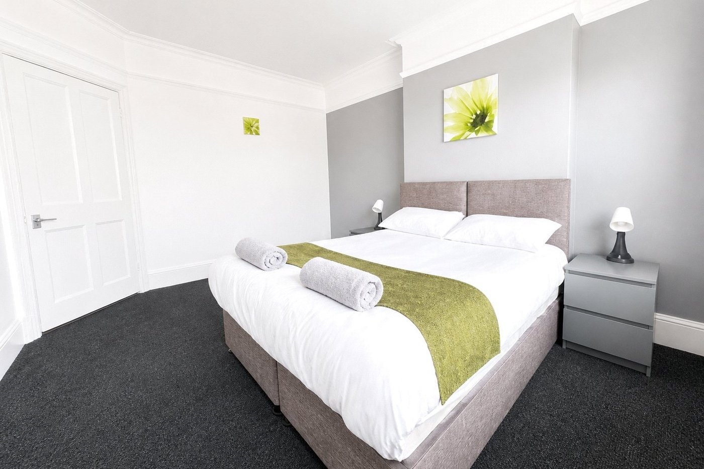 2 bedroom property for sale in London | Robinson Jackson