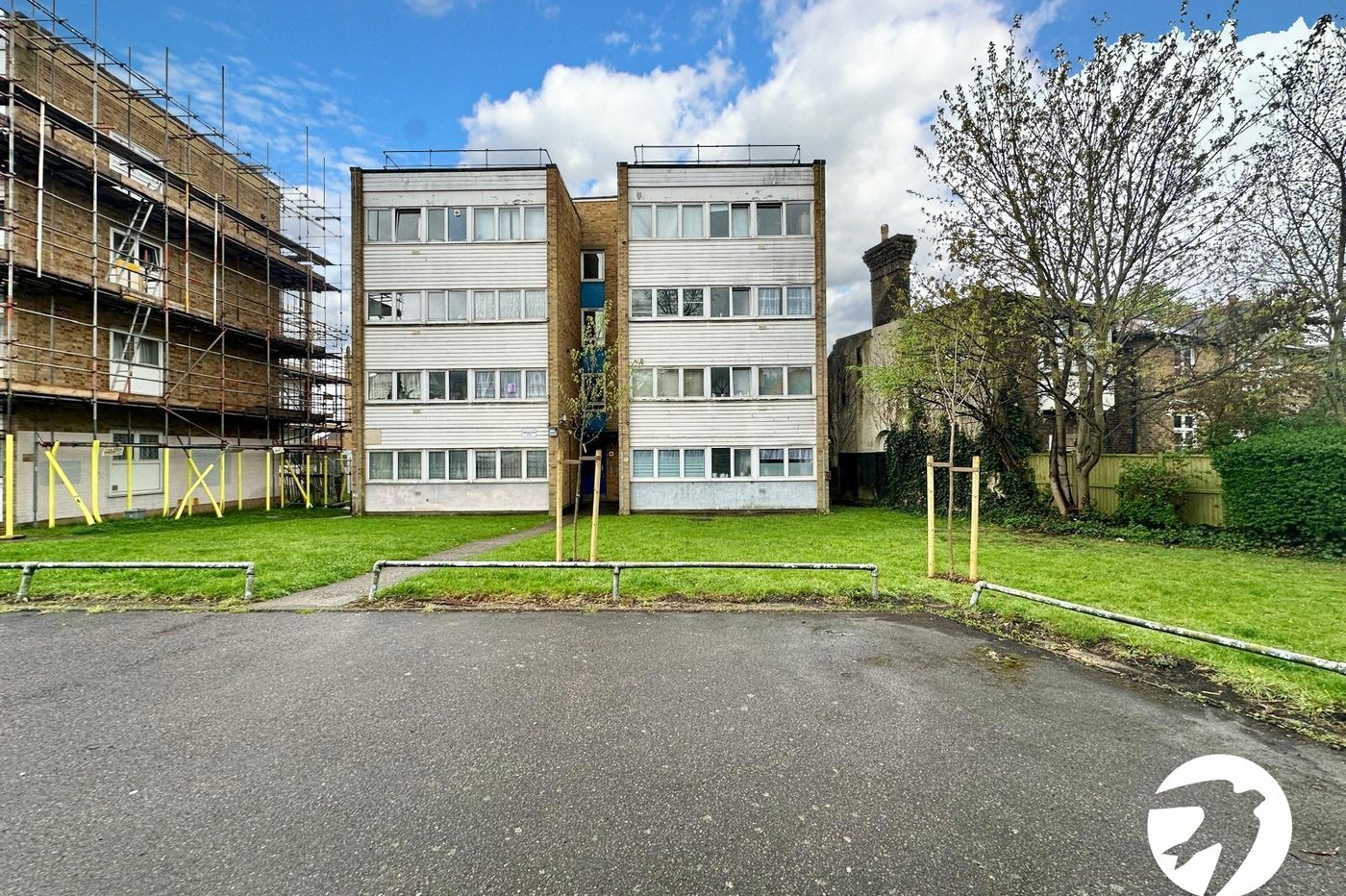 2 bedroom property for sale in London | Robinson Jackson