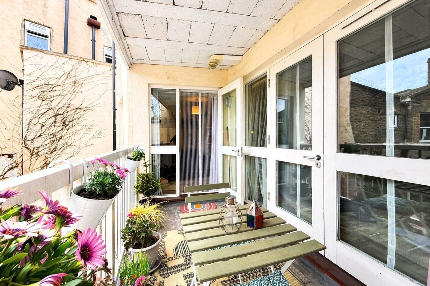 1 bedroom property for sale in London | Robinson Jackson