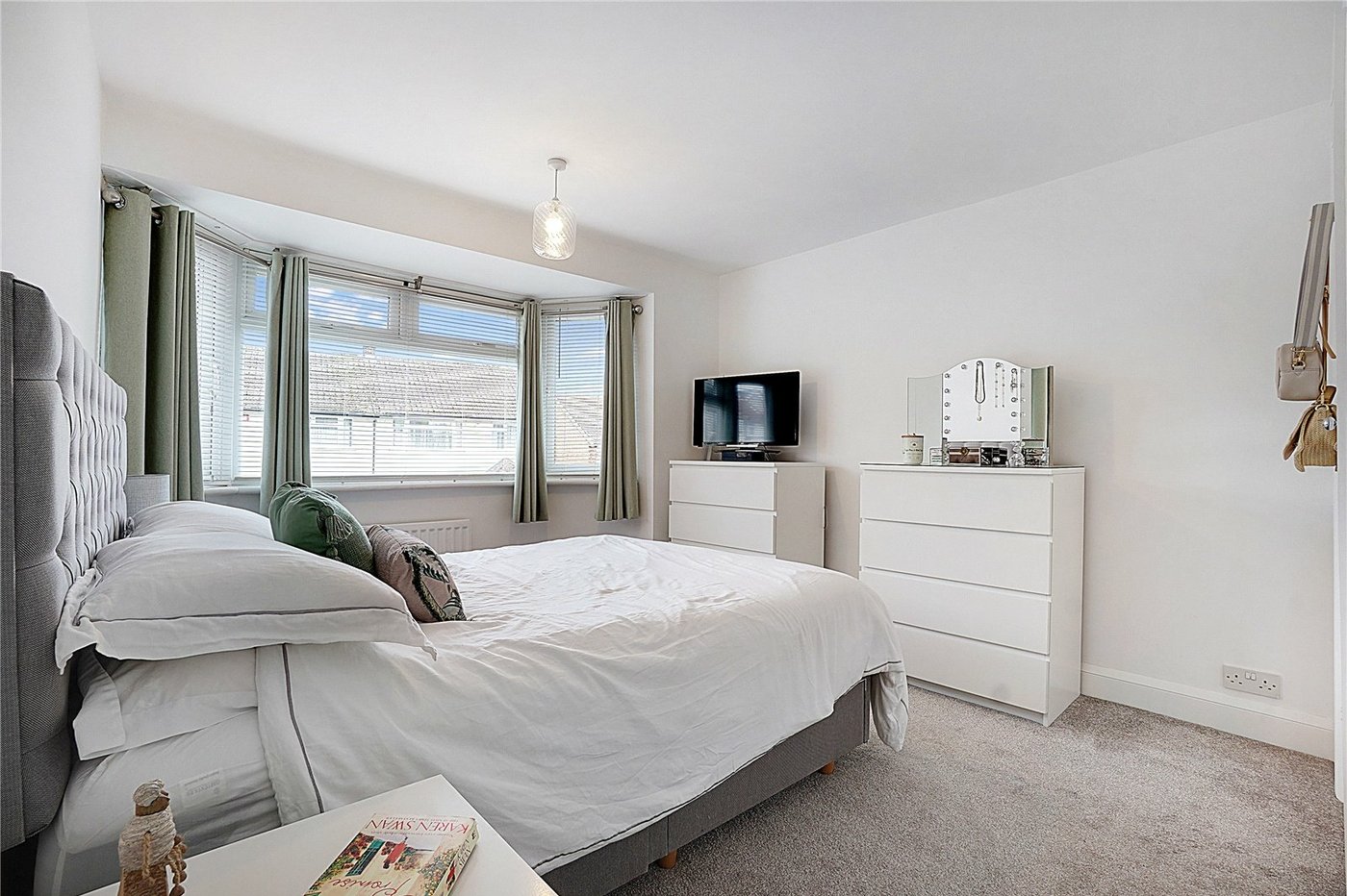 house for sale in Wainscott, Rochester, ME2 Robinson Michael & Jackson