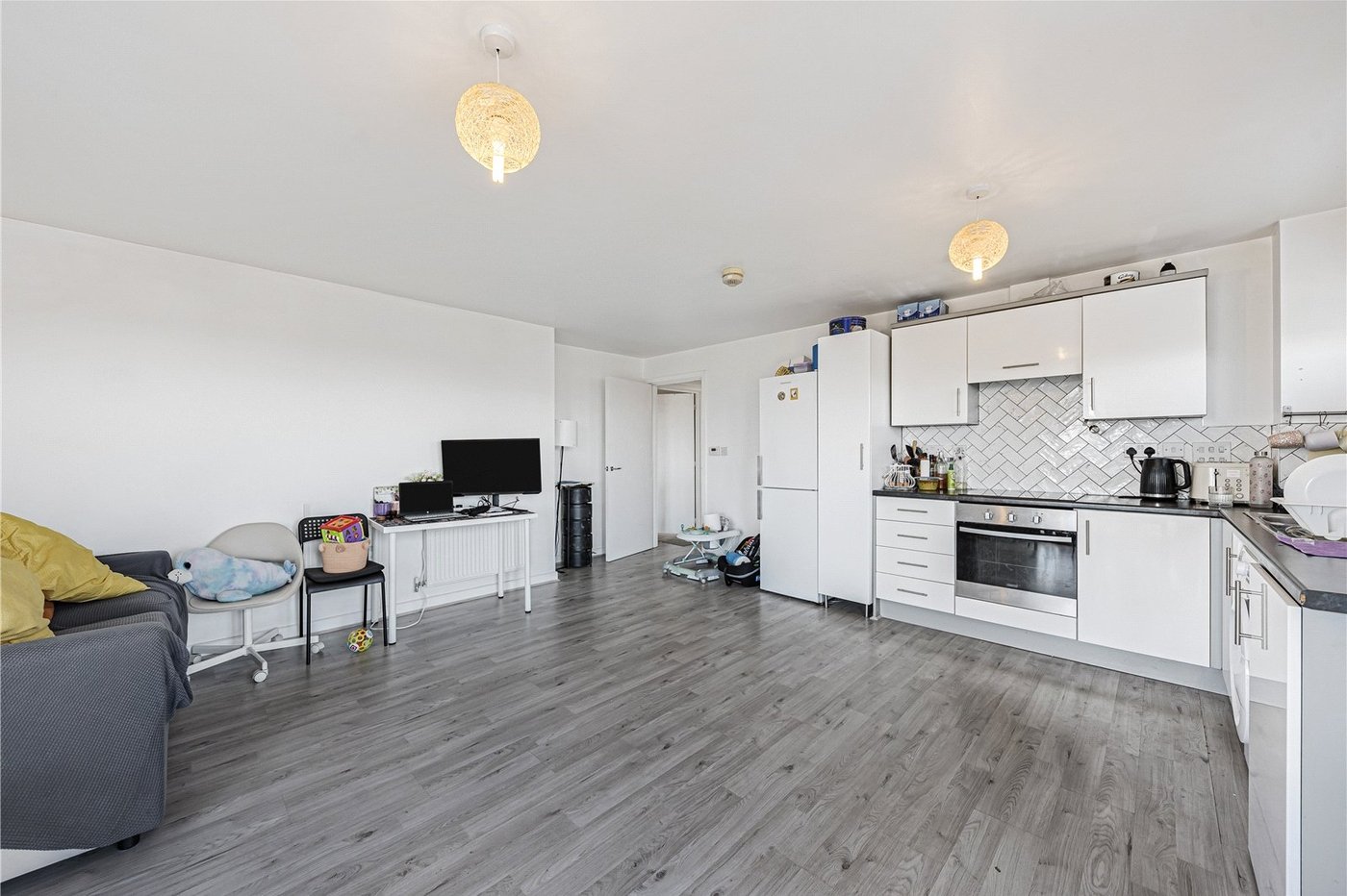 2 bedroom property for sale in Dartford | Robinson Jackson