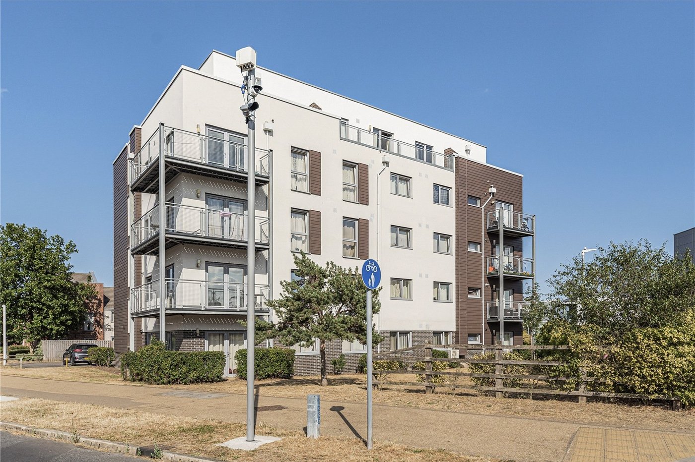 2 bedroom property for sale in Dartford | Robinson Jackson