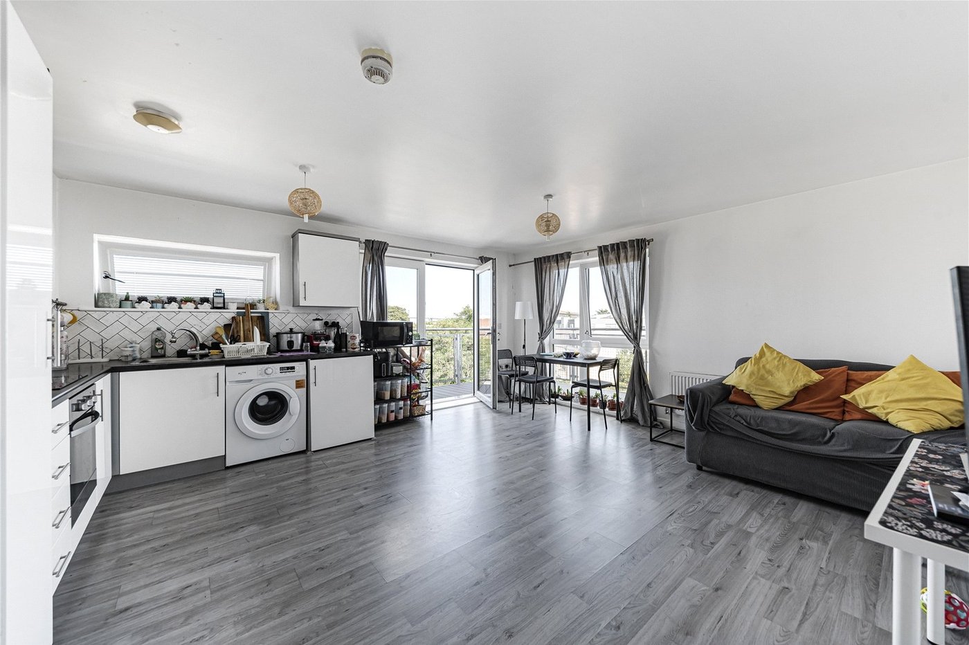 2 bedroom property for sale in Dartford | Robinson Jackson
