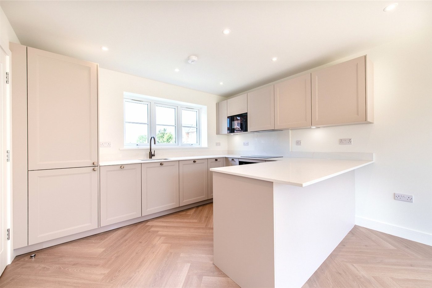 4 bedroom house for sale in Rainham | Robinson Michael & Jackson