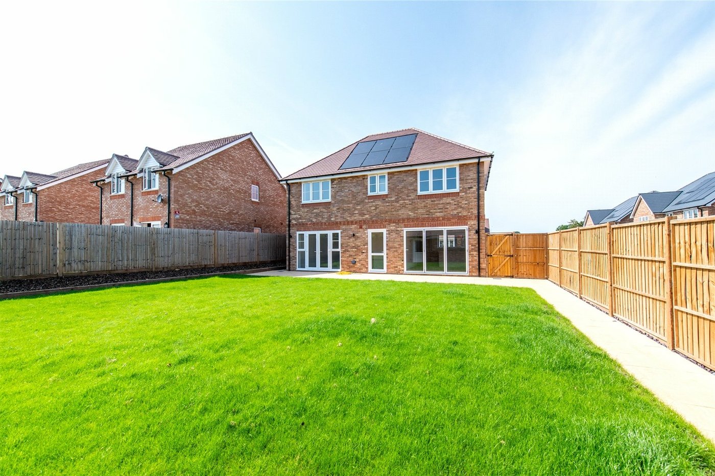 4 bedroom house for sale in Rainham | Robinson Michael & Jackson