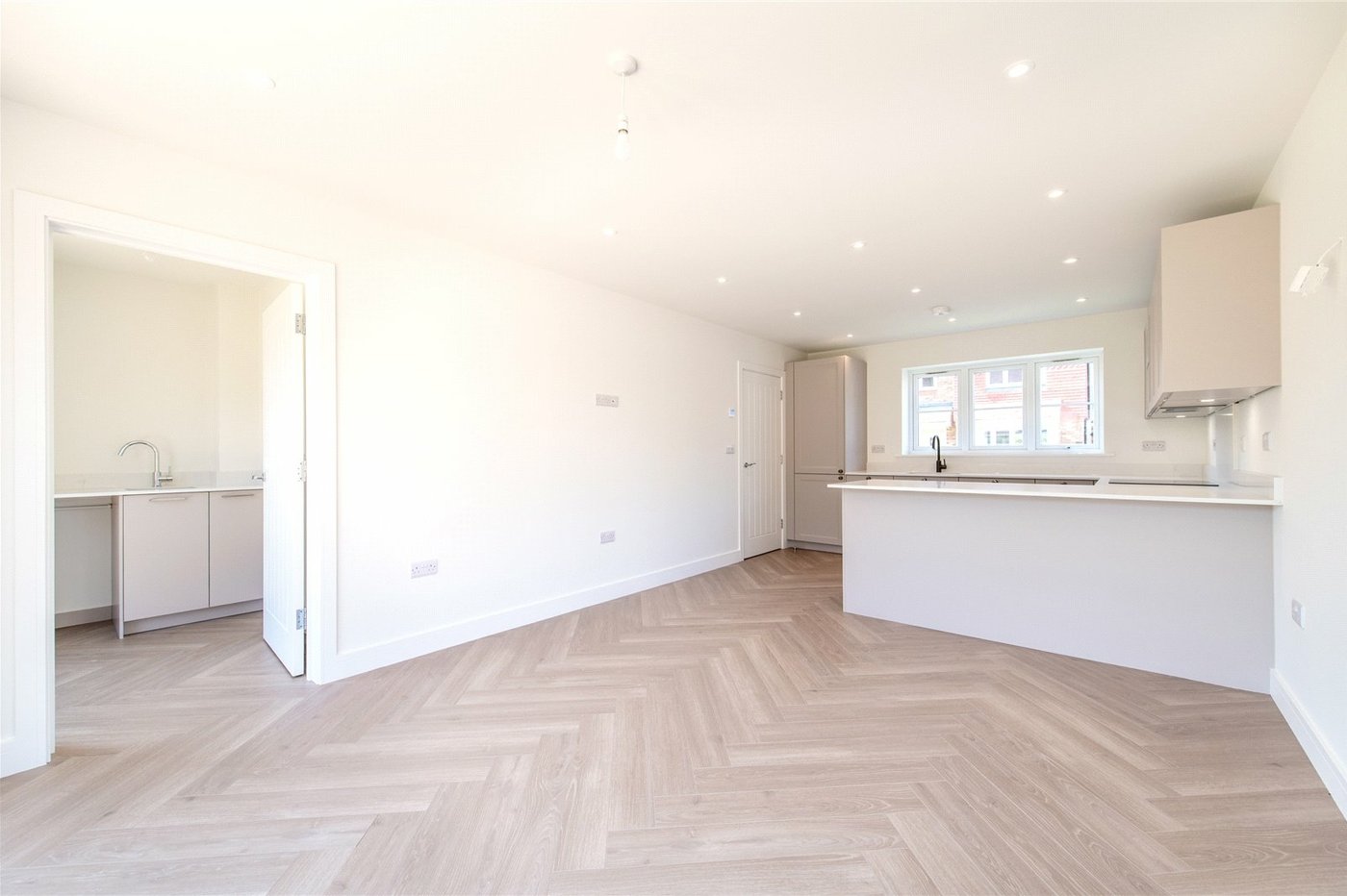 4 bedroom house for sale in Rainham | Robinson Michael & Jackson