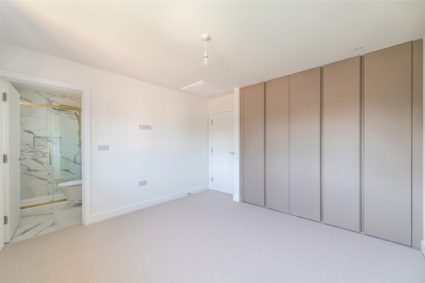 4 bedroom house for sale in Rainham | Robinson Michael & Jackson