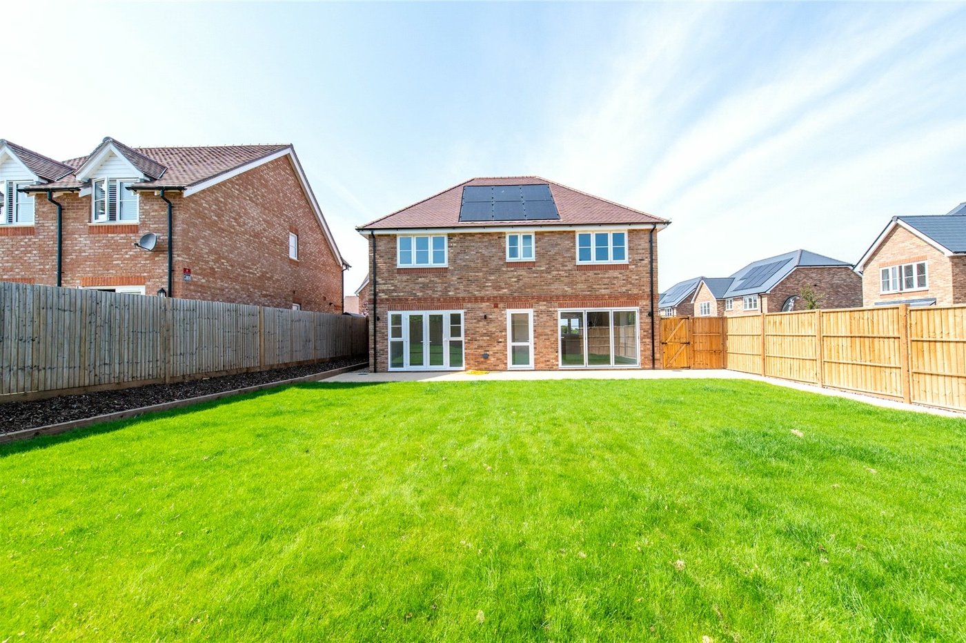 4 bedroom house for sale in Rainham | Robinson Michael & Jackson