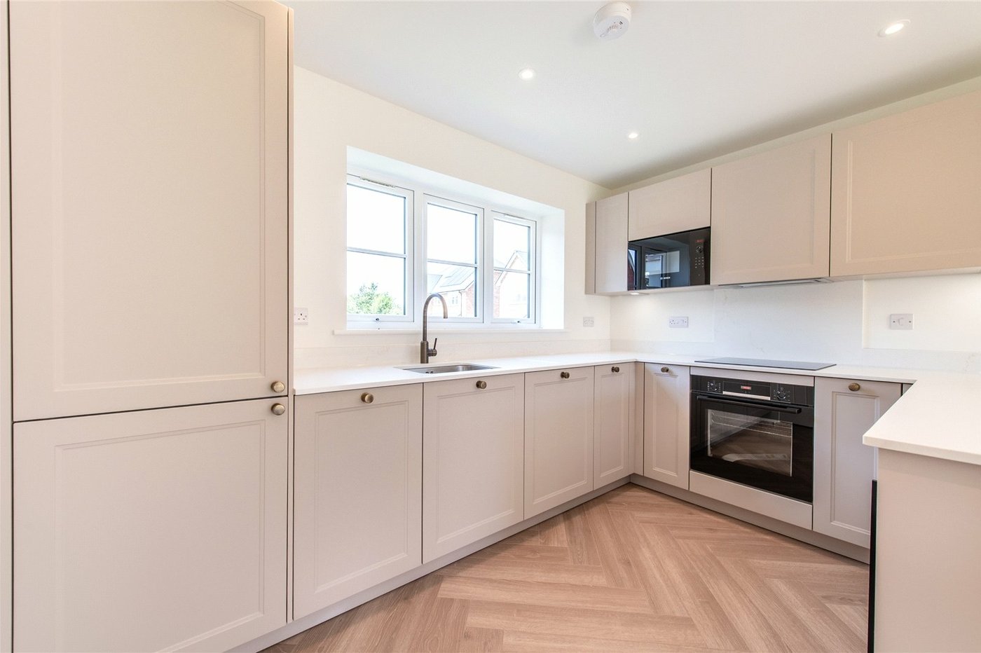 4 bedroom house for sale in Rainham | Robinson Michael & Jackson