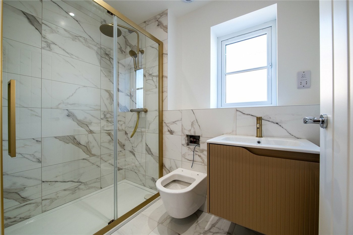 4 bedroom house for sale in Rainham | Robinson Michael & Jackson