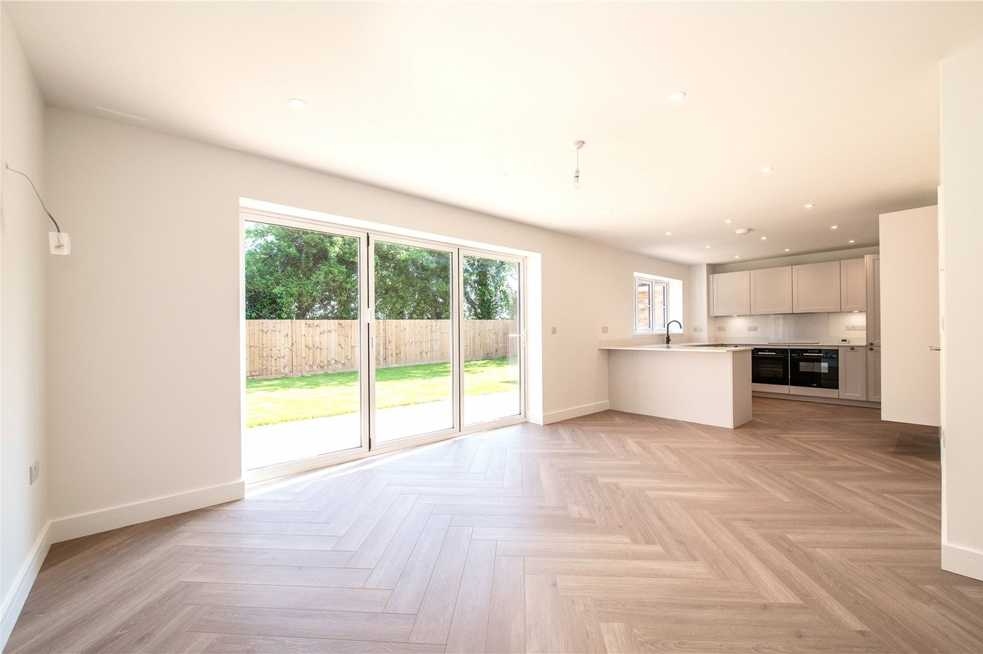 4 bedroom house for sale in Rainham | Robinson Michael & Jackson