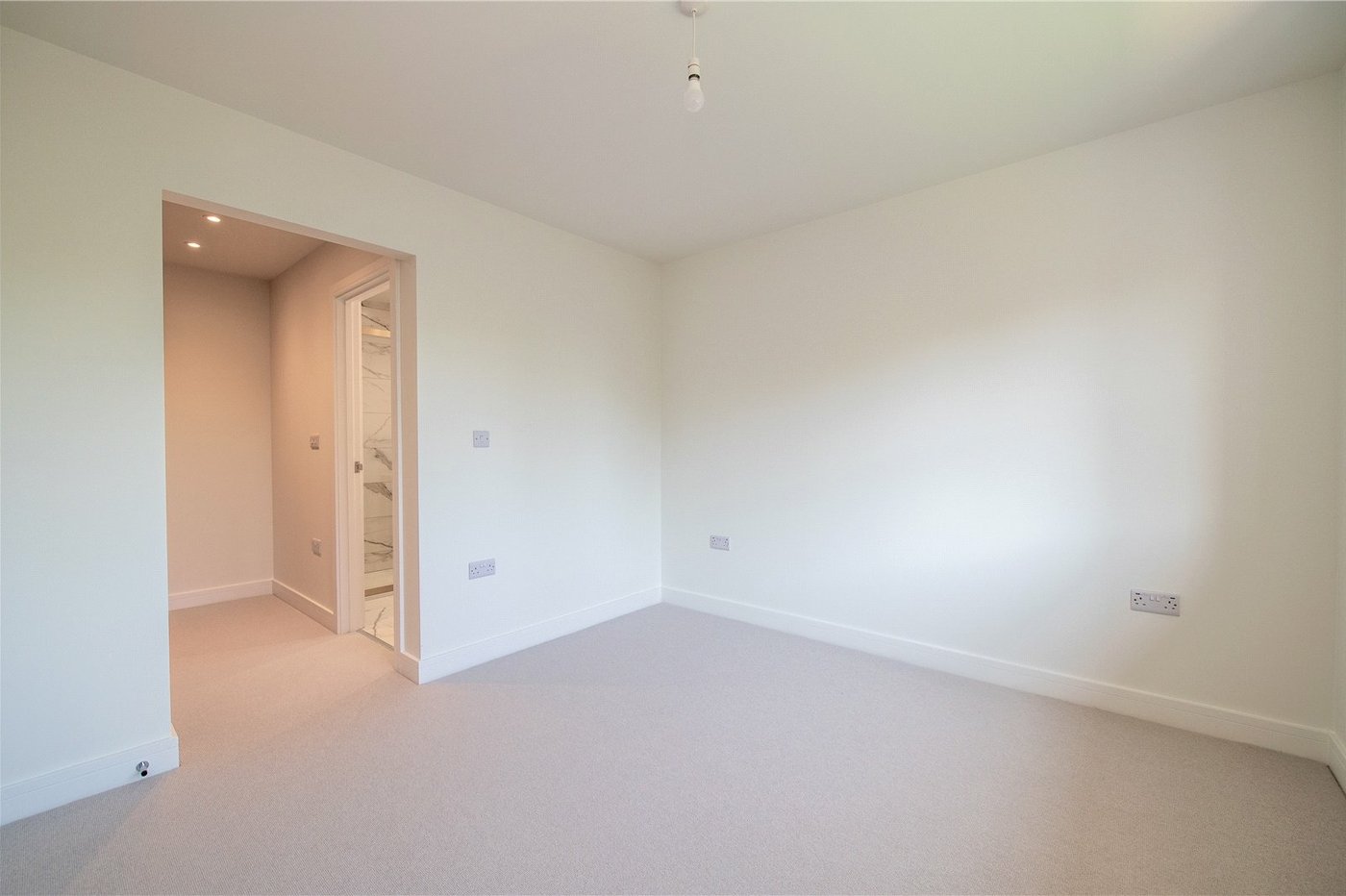 4 bedroom house for sale in Rainham | Robinson Michael & Jackson