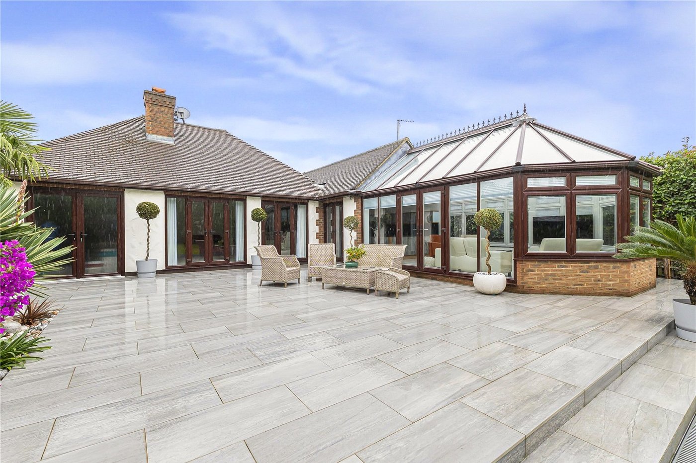 4 bedroom bungalow for sale in Rainham | Robinson Michael & Jackson
