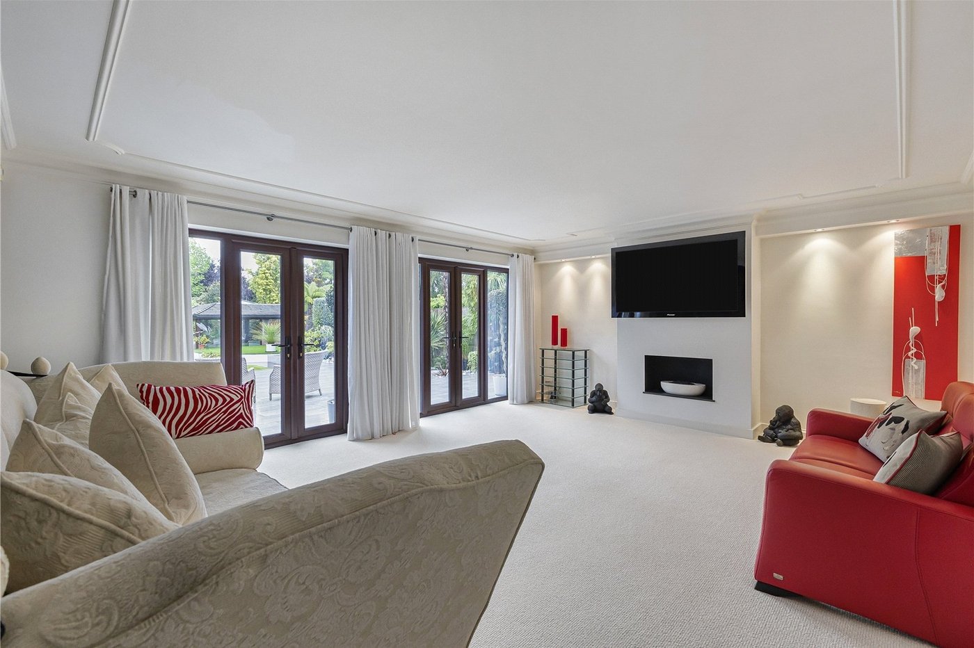 4 bedroom bungalow for sale in Rainham | Robinson Michael & Jackson