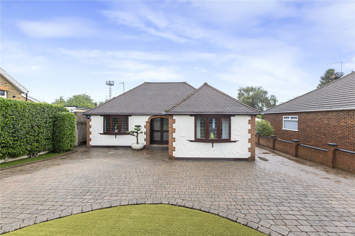 4 bedroom bungalow for sale in Rainham | Robinson Michael & Jackson