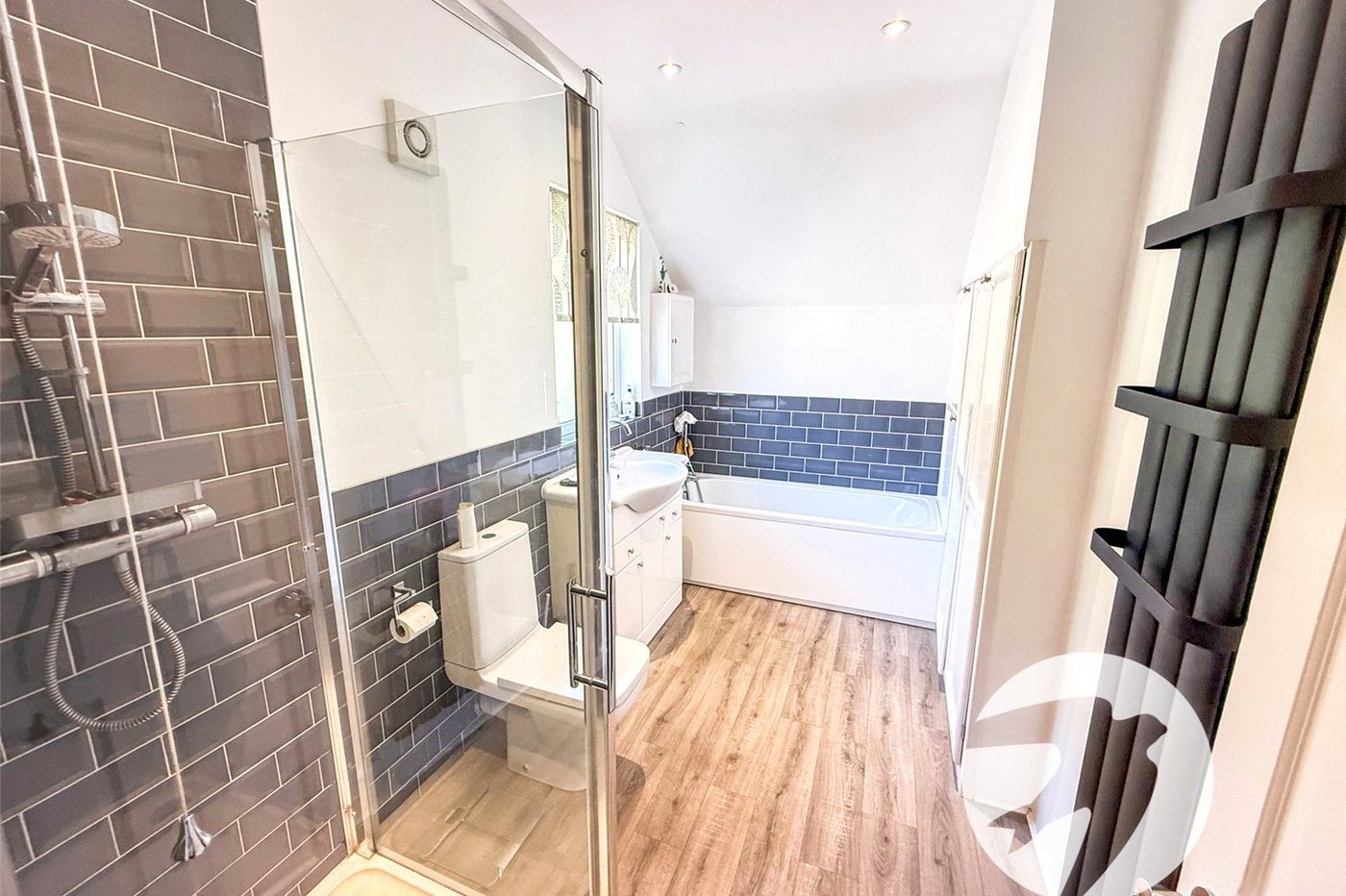 3 bedroom house for sale in London | Robinson Jackson
