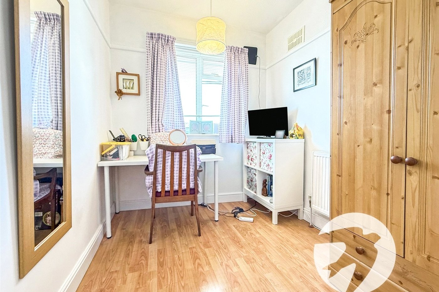 3 bedroom house for sale in London | Robinson Jackson