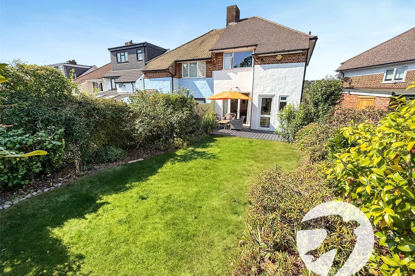 3 bedroom house for sale in London | Robinson Jackson
