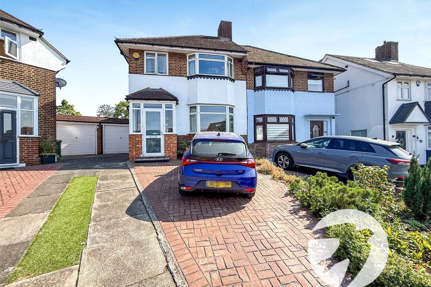 3 bedroom house for sale in London | Robinson Jackson