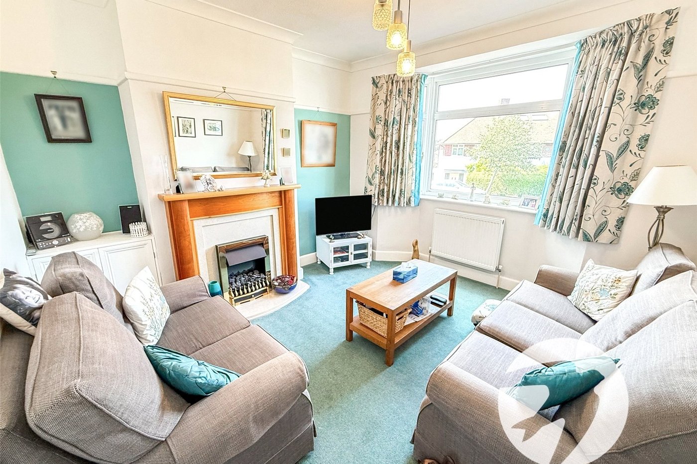 3 bedroom house for sale in London | Robinson Jackson