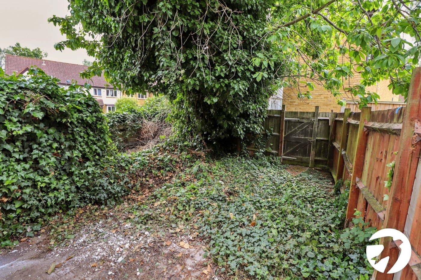 2 bedroom house for sale in London | Robinson Jackson