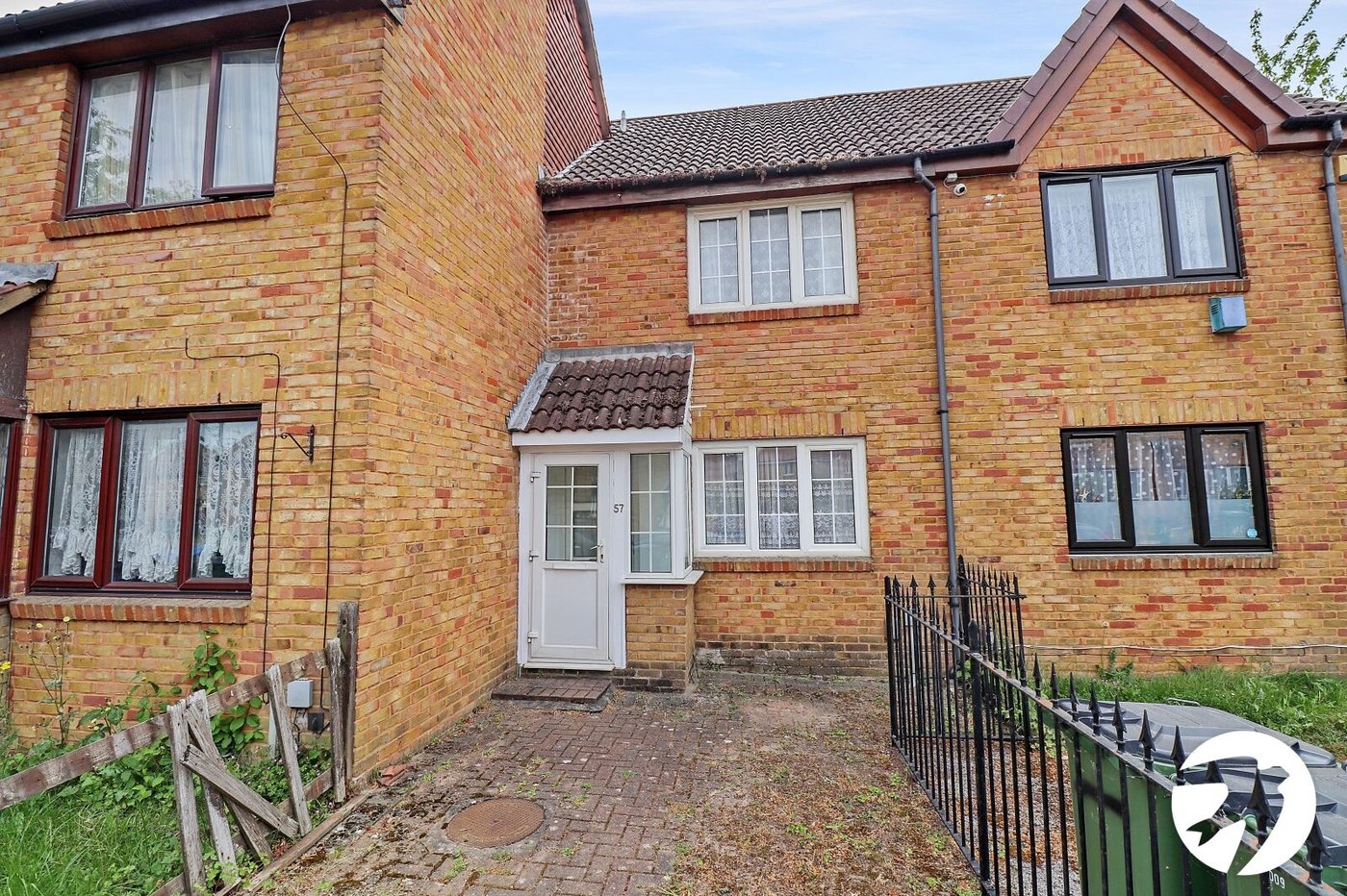 2 bedroom house for sale in London | Robinson Jackson
