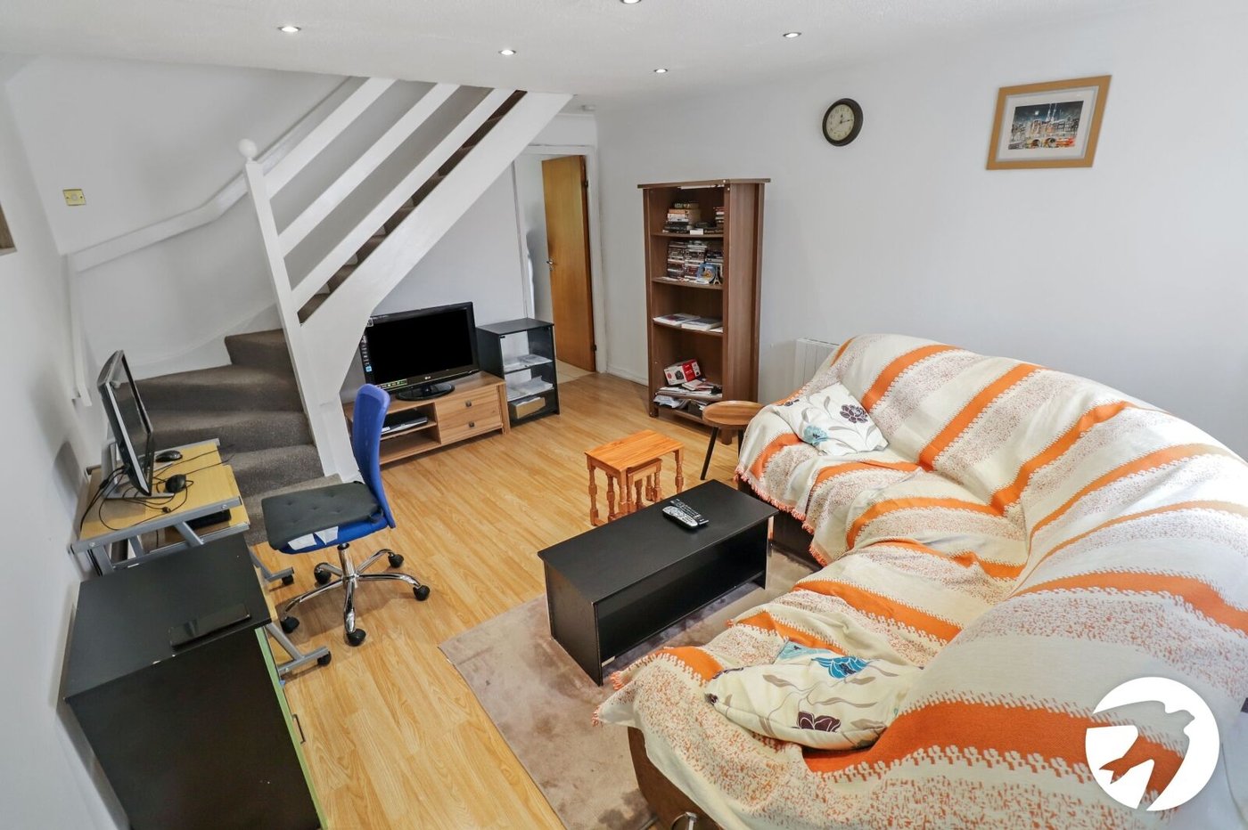 2 bedroom house for sale in London | Robinson Jackson