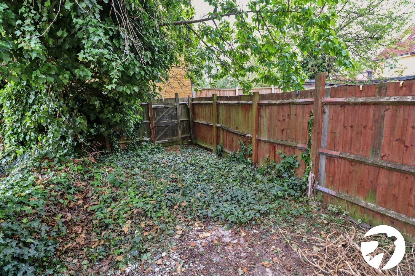 2 bedroom house for sale in London | Robinson Jackson