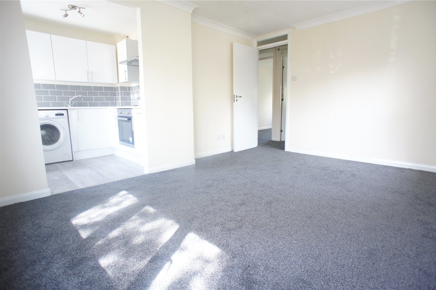 2 bedroom property for sale in Thamesmead | Robinson Jackson