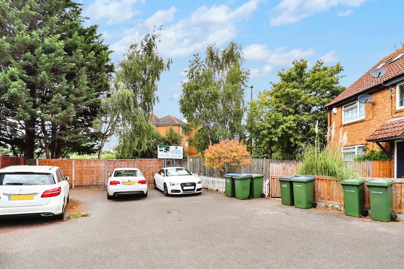 2 bedroom house for sale in Thamesmead | Robinson Jackson