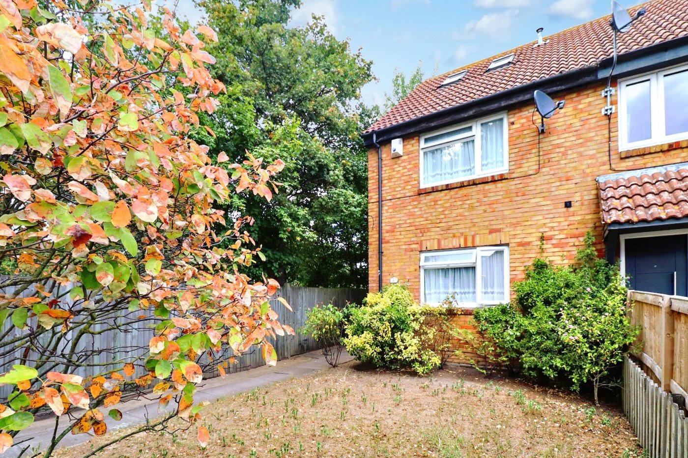 house for sale in Thamesmead, London, SE28 Robinson Jackson