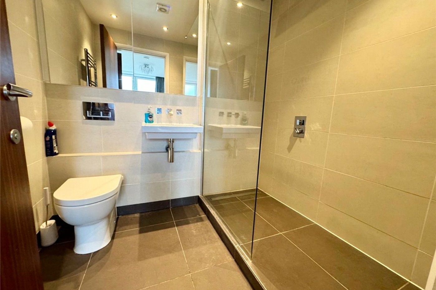 2 bedroom property for sale in Orpington | Robinson Jackson