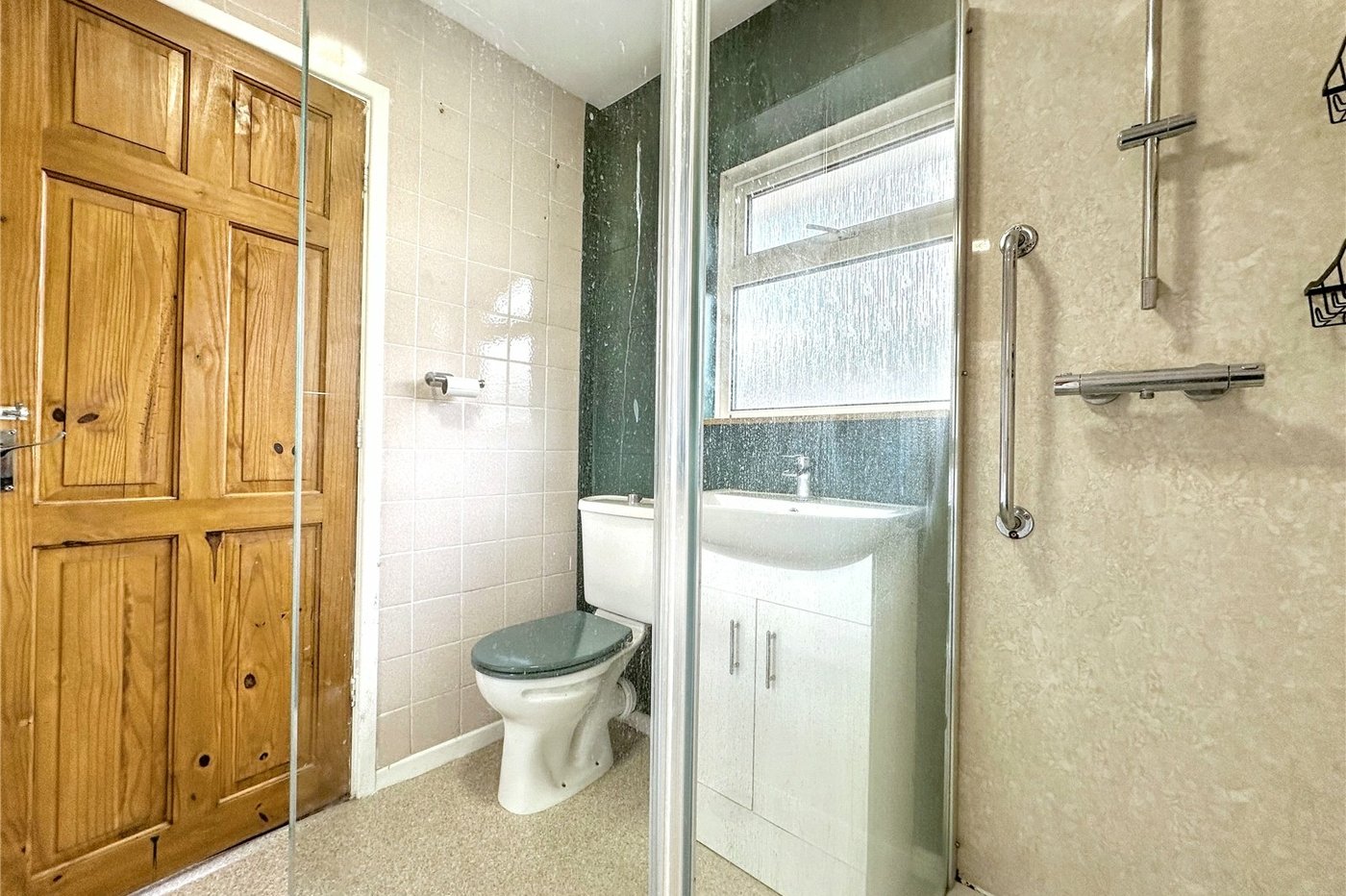 1 bedroom bungalow for sale in Rainham | Robinson Michael & Jackson