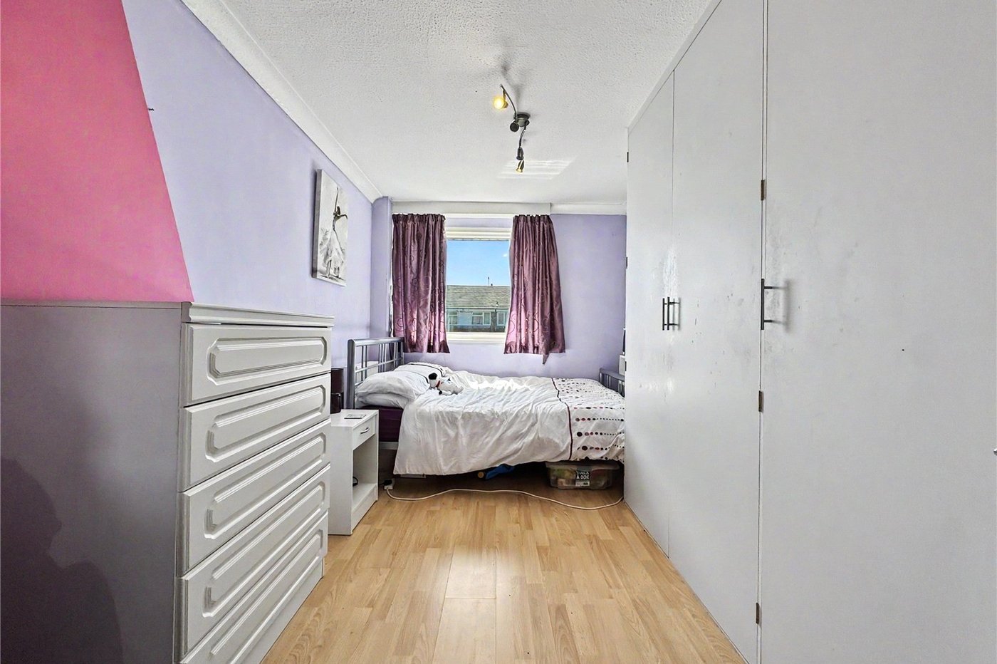 4 bedroom property for sale in Rainham | Robinson Michael & Jackson