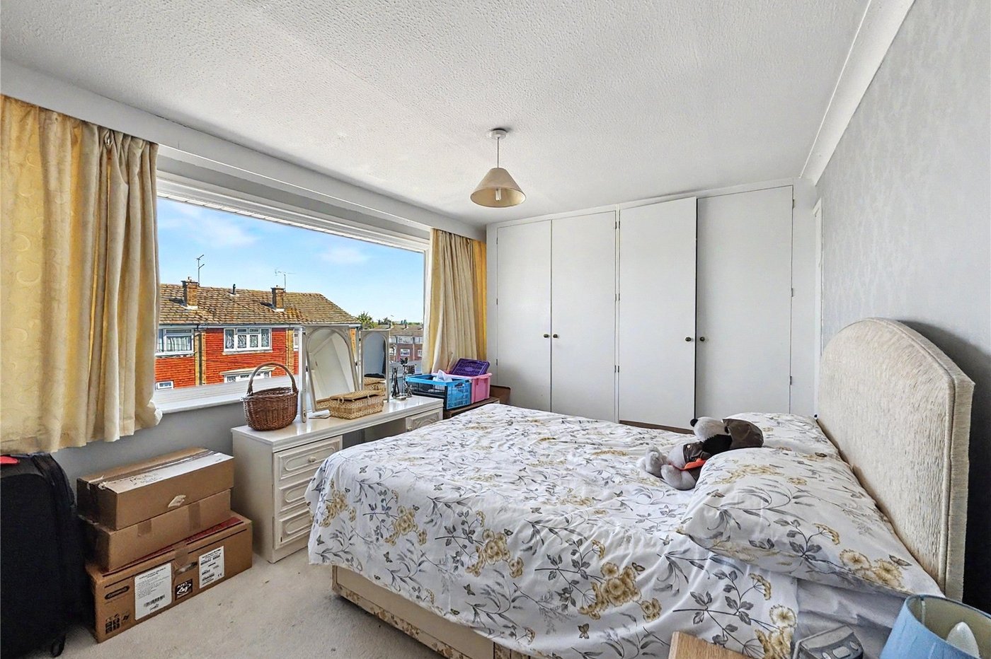 4 bedroom property for sale in Rainham | Robinson Michael & Jackson