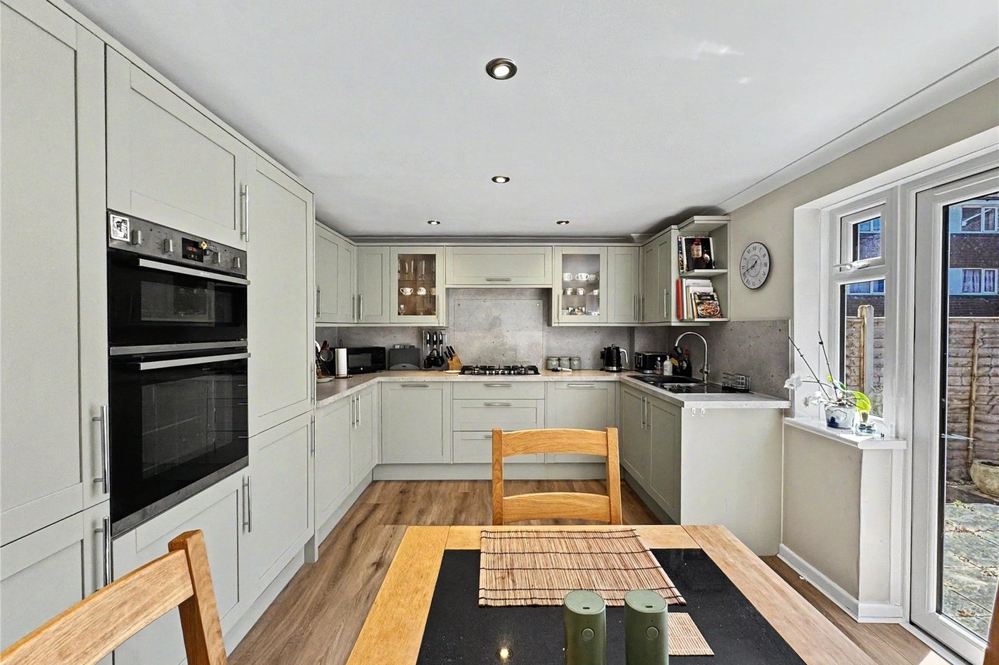 4 bedroom property for sale in Rainham | Robinson Michael & Jackson