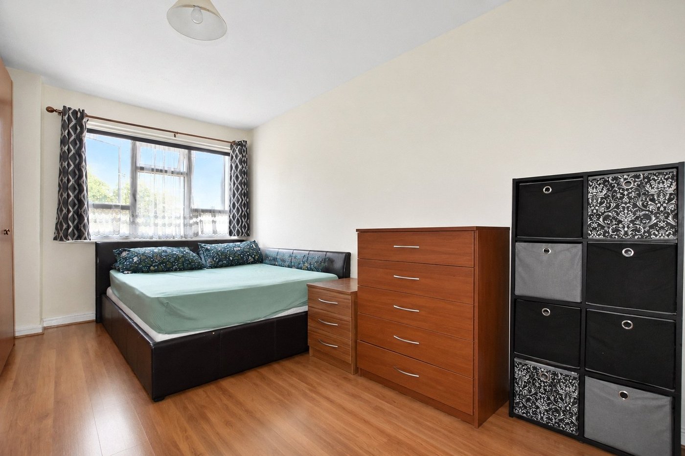 2 bedroom property for sale in Crayford | Robinson Jackson