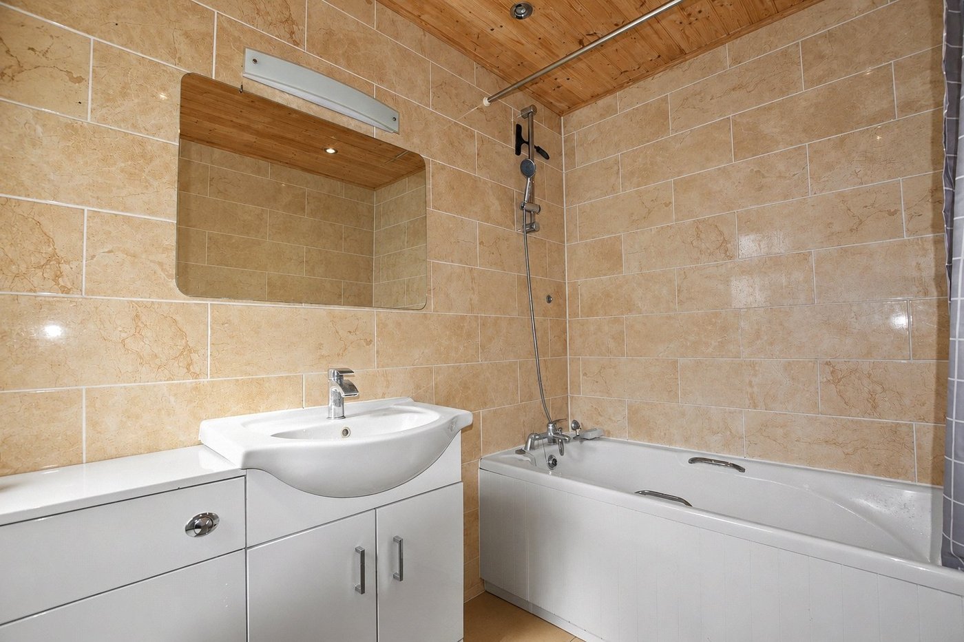 2 bedroom property for sale in Crayford | Robinson Jackson