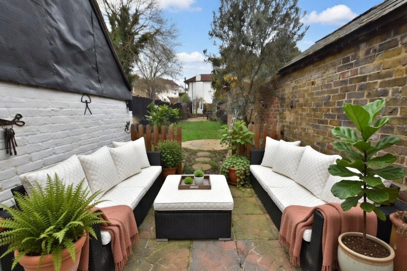 3 bedroom house for sale in Crayford | Robinson Jackson