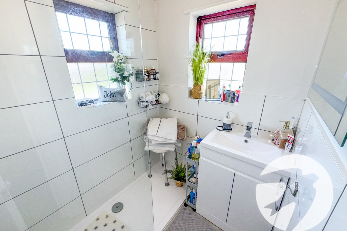 3 bedroom house for sale in London | Robinson Jackson