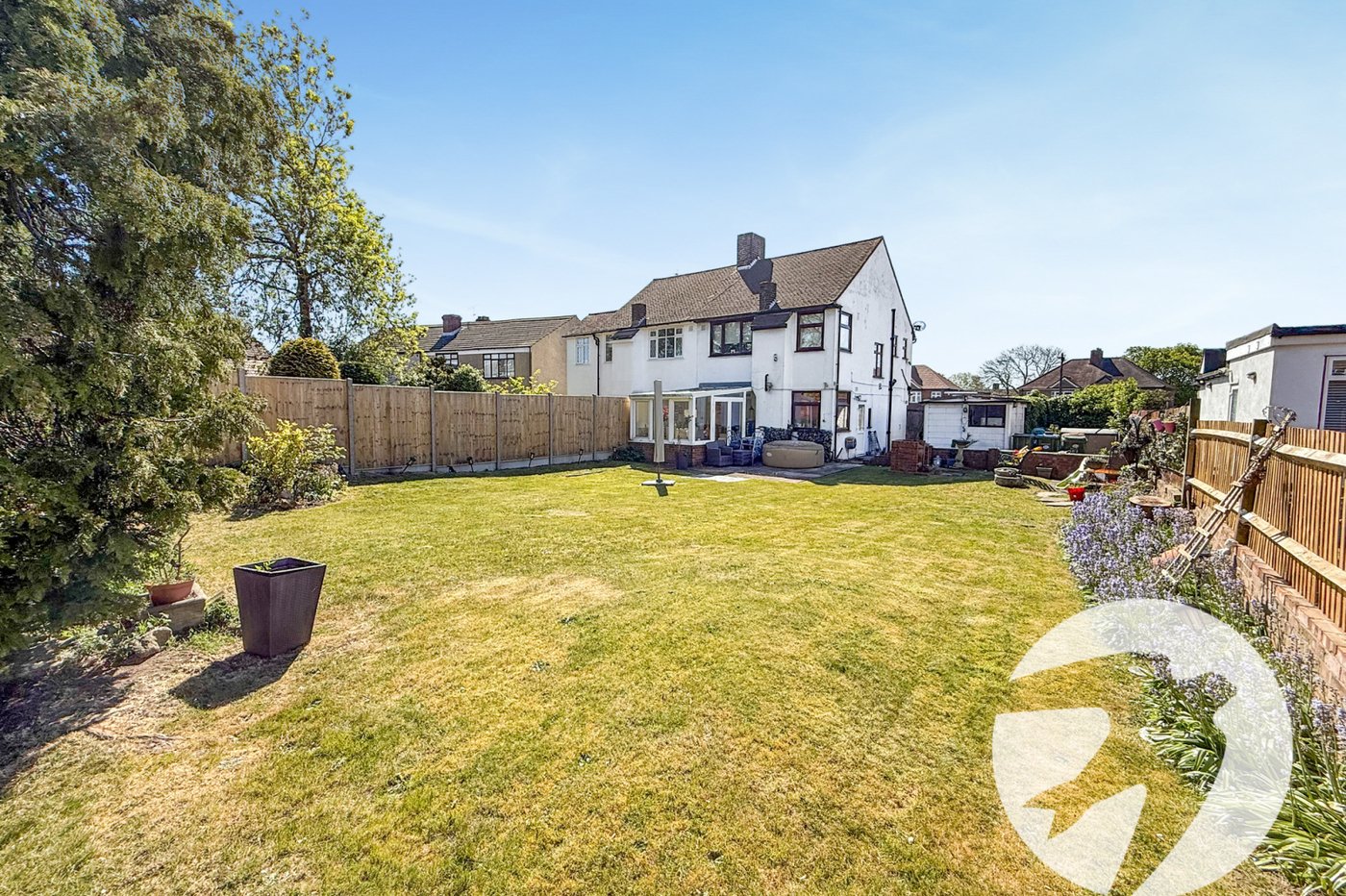 3 bedroom house for sale in London | Robinson Jackson